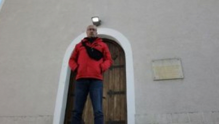 "HAJ' UDARITE NA MENE, MIŠEVI" Bošnjak stao da brani srpsku crkvu u Konjicu, PRETE MU KLANJEM