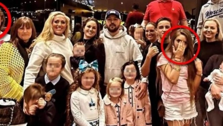 ŠOKANTAN TREND SE ŠIRI DRUŠTVENIM MREŽAMA! Tinejdžeri ovo rade kad se slikaju sa porodicom