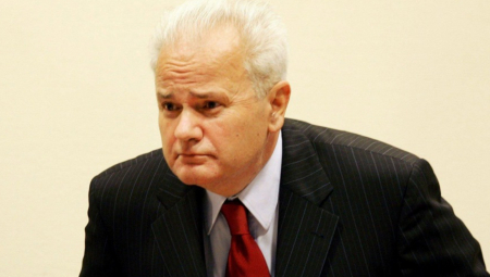 MILOŠEVIĆ JE OVAKO GOVORIO O OBARANJU "NEVIDLJIVOG" Došao je da seje smrt među decom, dve i po mili­jar­de dola­ra potro­ši­li su da ga napra­ve