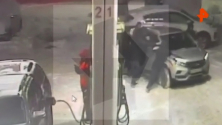 DILER UMALO UKRAO POLICIJSKI AUTOMOBIL Pobegao i sakrio se u kontejner, ali nije imao sreće (VIDEO)