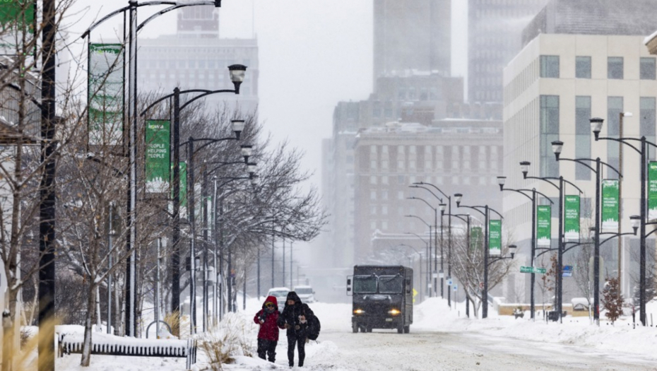 MINUS 45 STEPENI I 25 CM SNEGA Katastrofalna snežna oluja u Americi opasna po život (FOTO)