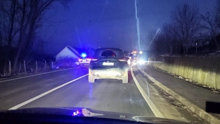 STRAHUJE SE DA IMA MRTVIH Uleteo kolima u dvorište, teška nesreća na magistrali kod Požege