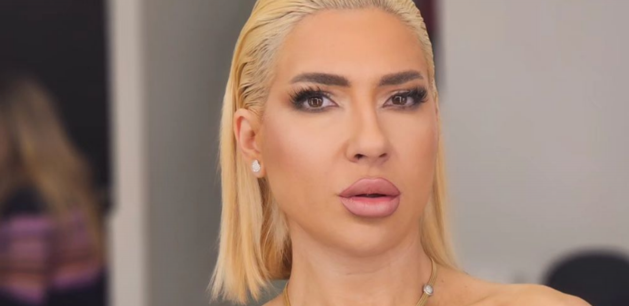 SKINULA SE JOVANA JEREMIĆ! Pozirala ispred vile koju joj je kupio biznismen, pa poslala brutalnu poruku mladima!