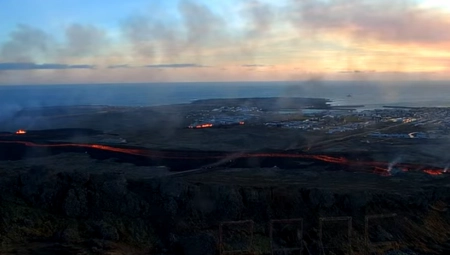 JEZIVI SNIMCI, LAVA STIGLA LJUDIMA DO KUĆA! Drama na Islandu posle iznenadne erupcije vulkana (VIDEO)