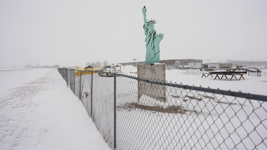 ZIMSKA KATAKLIZMA OKOVALA AMERIKU Temperature od -33 i sneg sa grmljavinom PARALISALI ove države