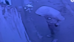 KAMERE SNIMILE LOPOVA SA DORĆOLA Maskirao se, pa u 7 ujutru pravio haos, OVO je odneo