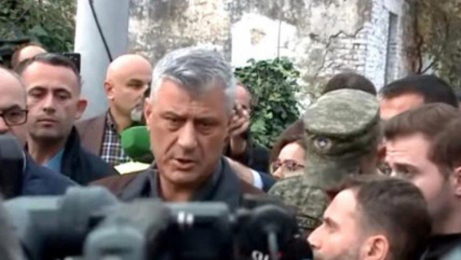 ZMIJA SE SRAMNO VADI I PLJUJE U LICE ŽRTVAMA Tači tvrdi da nije bio na KiM od jeseni 1998. do proleća 1999.