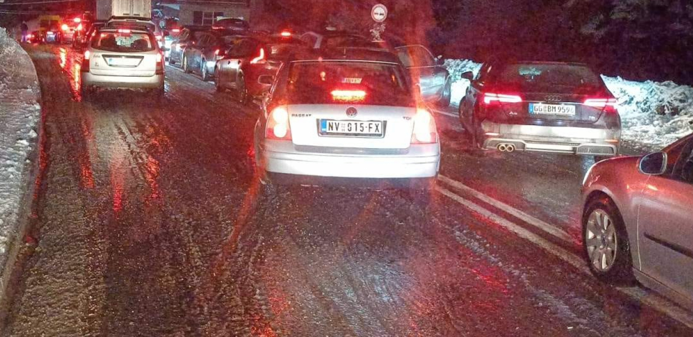 VIŠE ODRONA KOD ZLATIBORA! Vozači, budite oprezni (FOTO)