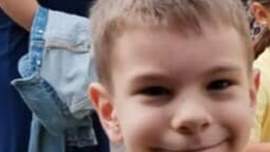 Vukašin (6) otišao na lečenje u Italiju - Ispratila ga i direktorka RFZO! Majka presrećna: "Nadam se da će nakon operacije imati normalno detinjstvo"