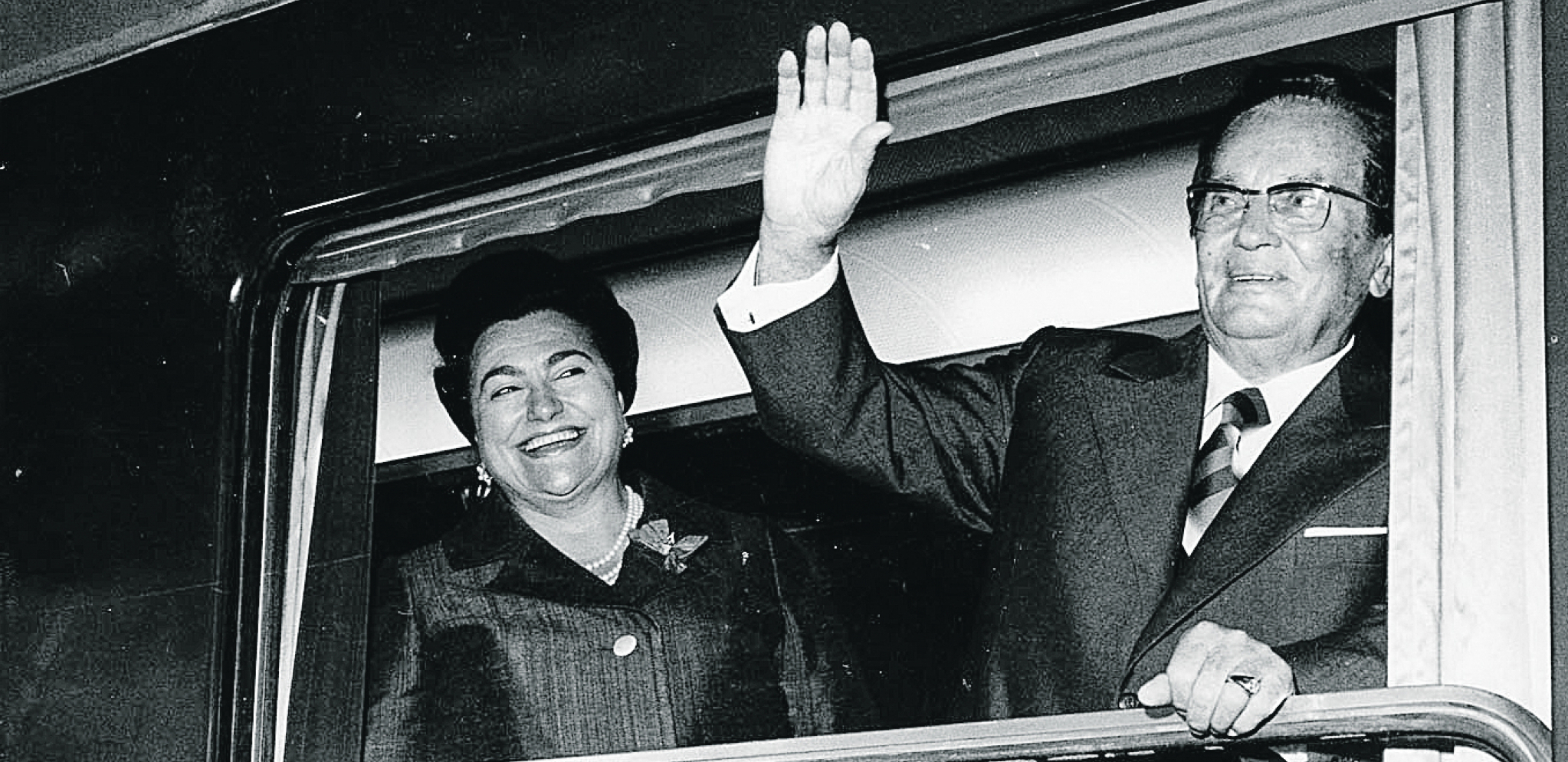 JOVANKA IMALA 28, A TITO 60 GODINA Imali su tajno venčanje, a kako je uspela da ga osvoji malo ko zna!