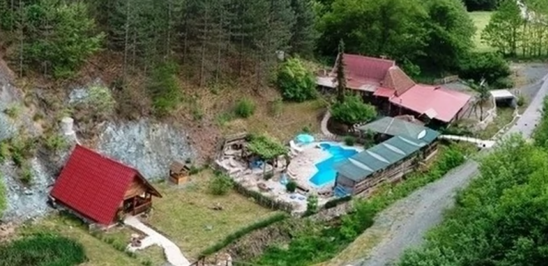 GORANOV OGLAS ZAČUDIO SRBIJU: Daje dve kuće, bazen, čak i izvorsku vodu za 88.000 evra! Ni to nije sve!