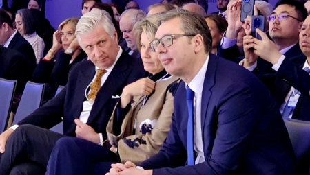 VUČIĆ U DRUŠTVU KRALJA I KRALJICE BELGIJE Predsednik se oglasio sa svetskog ekonomskog foruma u Davosu (FOTO)