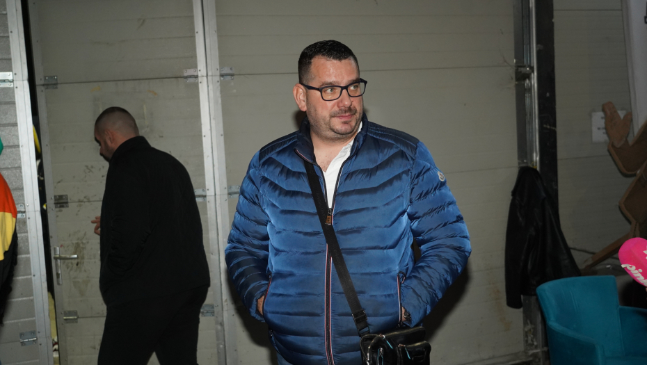 PEVAČICA JAVNO RASKRINKALA POZNATOG KOLEGU Tvrdi da je ženu varao sa njom, pokazala dokaze u emisiji