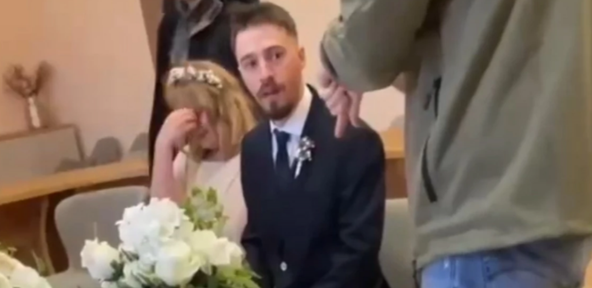 VENČANJE IZ SNOVA PREKINUTO NA BURAN NAČIN Policija upala na proslavu i uhapsila mladoženju (VIDEO)