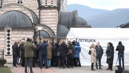 VELIKI ODZIV SRBA Prikupljeni potpisi za smenu Kurtijevih gradonačelnika u Kosovskoj Mitrovici i Leposaviću, danas se potpisuje na još dva mesta