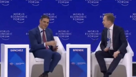 "ON JE VELIKI PRIJATELJ ŠPANIJE" Pedro Sančes se obratio Vučiću sa bine u Davosu (VIDEO)