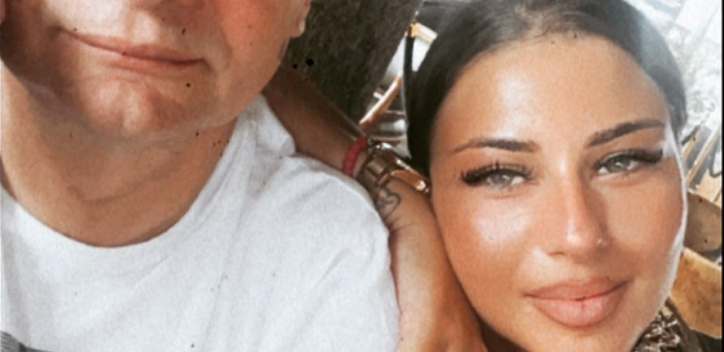 HITNA POMOĆ ISPRED PORODIČNE KUĆE Roditeljima poginule pevačice pozlilo!
