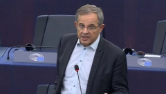 TJERI BEZ DLAKE NA JEZIKU U EP "Šta vi to radite ovde? Jel pokušavate da organizujete novi Majdan u Srbiji?"