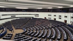 NIKOGA NIJE INTERESOVALO ŠTA SU PRIČALI O SRBIJI Šider i Grošelj za govornicom EP, Viola čeka svoj red, a parlament zvrji prazan (FOTO)