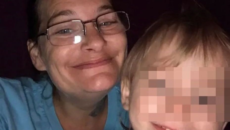 SARIN SIN UMRO JE OD GLADI "Falilo mu je 5 cm da otvori frižider" - ležao je u pidžami pored očevog tela čak 14 dana