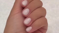 ZAPOČNITE GODINU SA ULTRA POPULARNIM MANIKIROM Besprekorno elegantni "soap nails" pokorili bjuti scenu