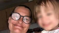 DEČAK (2) UMRO OD GLADI PORED MRTVOG OCA Oglasila se neutešna majka: Falilo je pet centimetara da dohvati hranu!