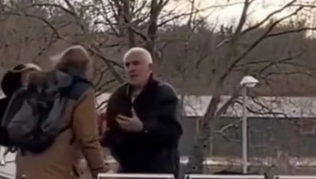 MARŠ TAMO! Deda iz Srbije se malo više opustio u Nemačkoj, kada su ga opomenuli, nastao je haos (VIDEO)