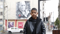 BOLJE DA PRODAJEM RUŽE, NEGO DA KRADEM: Bolna ispovest dečaka koji je glumio malog Džeja u filmu: Hoću mojima da kupim kuću