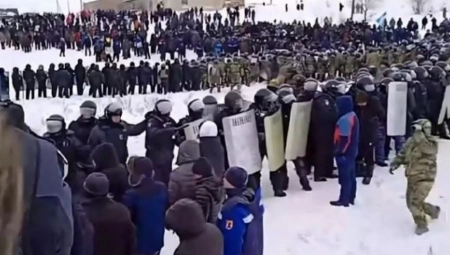 PROTESTI U RUSKOJ REPUBLICI Policija hapsi demonstrante, 1.500 ljudi pleše i peva (VIDEO)