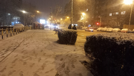 PRIZOR OD KOGA ZASTAJE KNEDLA U GRLU Natpis u snegu ispred Tiršove zagrejaće i najhladnije srce (FOTO)