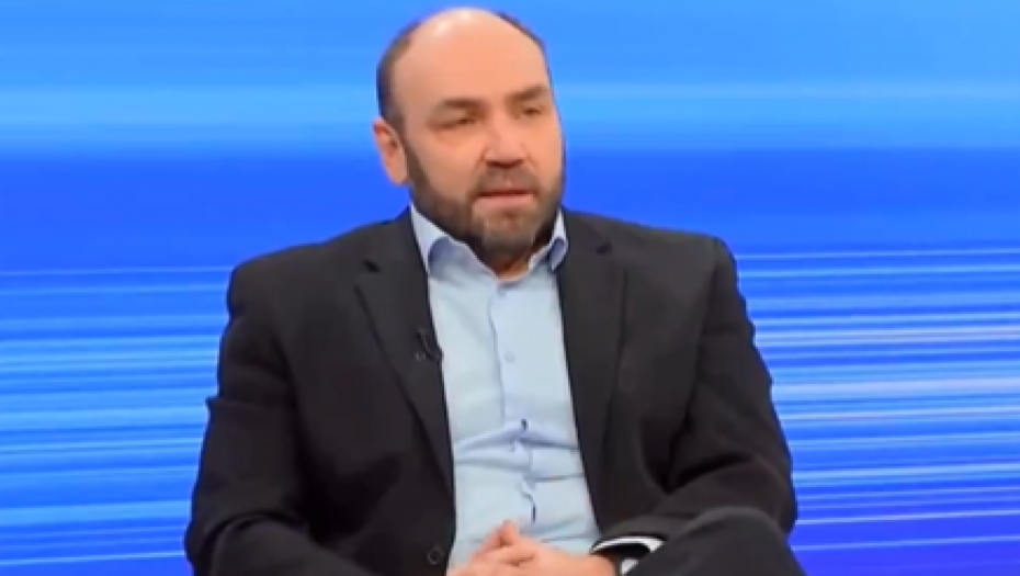 PROBLEM OPOZICIJE JE TAJ ŠTO JE VUČIĆ UPOSLIO NAROD I OMOGUĆIO IM DA PUTUJU! Panović ih je suočio sa otrežnjujućom istinom