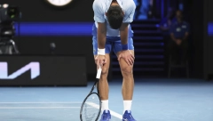 NOVAK POTPUNO POBESNEO Posle ovog gema koji je Đoković izgubio stradao i mikrofon (VIDEO)