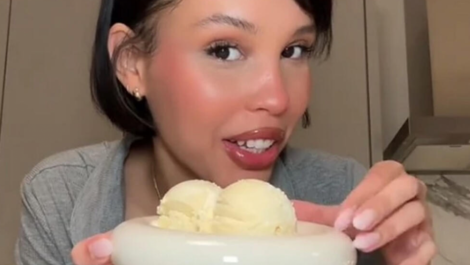 DA LI STE DOVOLJNO HRABRI DA OVO PROBATE? Trudnica pokazala sa čime jede sladoled, pa izazvala gađenje (VIDEO)