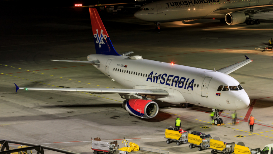 POLETEO PRVI AVION POSLE VIŠE OD 4 SATA BLOKADE Normalizuje se avio-saobraćaj na aerodromu Nikola Tesla