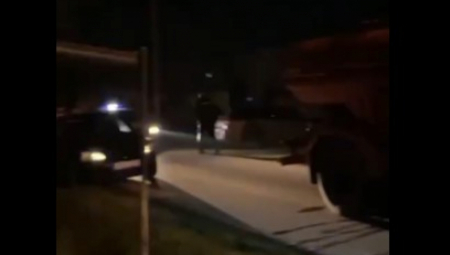 VELIKI POŽAR U BAČKOM PETROVCU Gori kuća, vatrogasci gase vatru