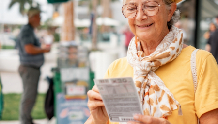 DOBRO UNOVČILA GLAS U GLAVI Krenula da uplati lutriju, pa se predomislila i uzela greb srećku, usledili šok i neverica