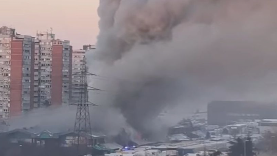 POŽAR U BLOKU 70! Ponovo gori Kineski tržni centar, crni dim se širi Novim Beogradom (VIDEO)