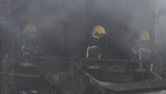 JOŠ JEDAN POŽAR U BEOGRADU Gori šupa sa peletom u Zemunu