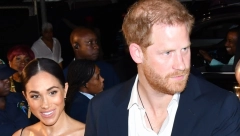 SLAVNI PAR SE POJAVIO NA JAMAJCI Megan Markl i princ Hari bili glavne zvezde premijere, svi pogledi bili uprti u njih