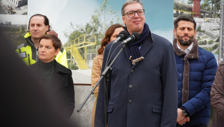 "ZA MENE JE SUD MOG NARODA OD PRESUDNOG ZNAČAJA" Vučić: Ne čekam nikoga iz inostranstva