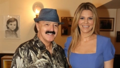 U JEKU RAZVODA NAPUŠTA ZEMLJU Nakon odlaska iz vile Melina odlučila da se skloni i otputuje daleko od Beograda, a evo sa kim