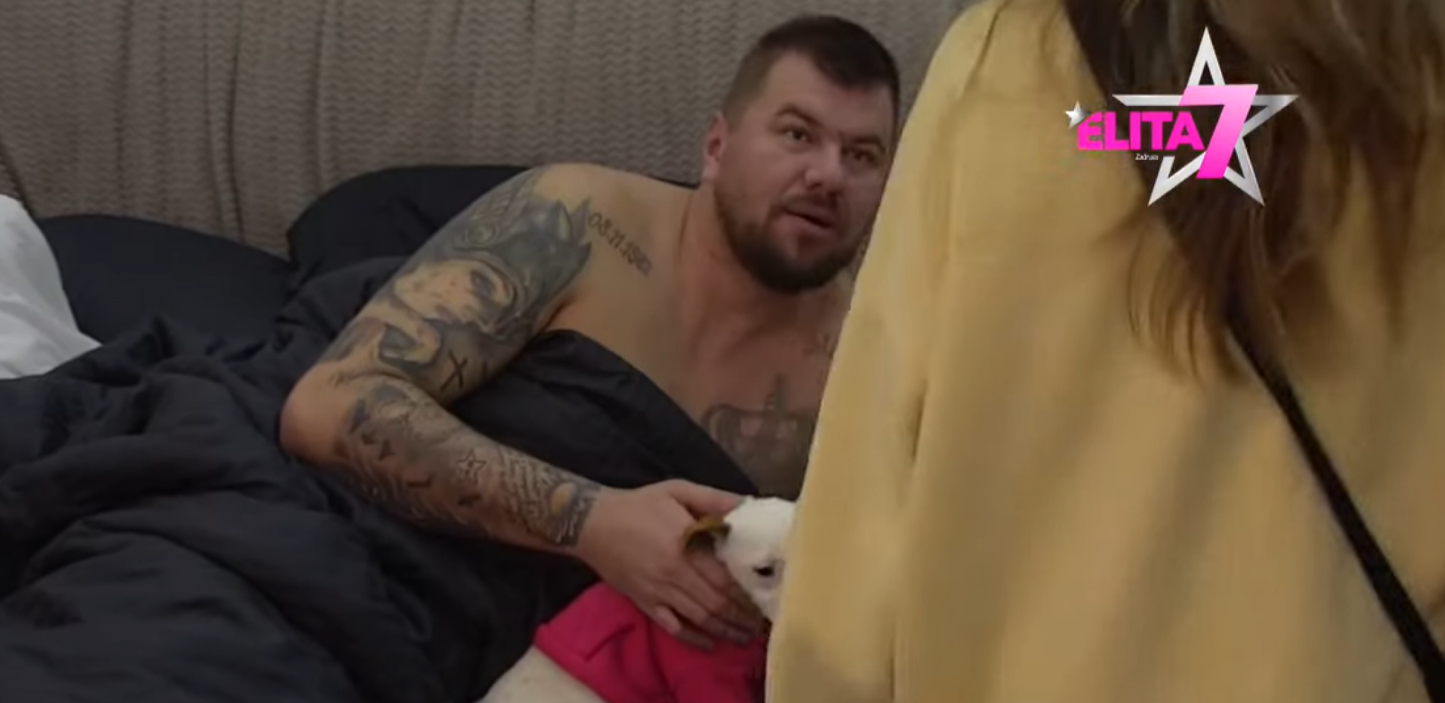 JOJ ŠTO JE RUŽNA! Skandalozna reakcija Aneli Ahmić kada je ugledala psa, Janjuš zapenio od besa i izbacio je napolje