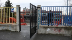 “BEŽI, BEŽI!” DEČAK (8) JURIO NOŽEM DRUGARA NA IGRALIŠTU U ŠKOLI  Najnoviji detalji horora u Kaluđerici