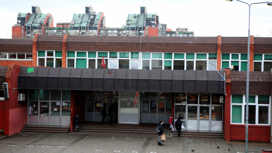 ŠKOLA U KOJOJ JE PRETUČENA NASTAVNICA SUTRA NEĆE RADITI Hitna reakcija Saveta roditelja