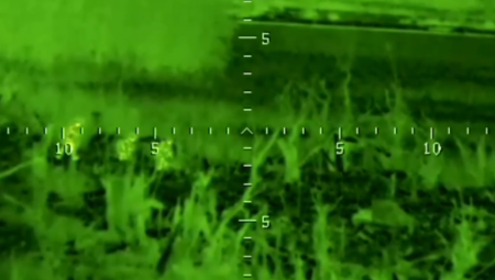 ČIŠĆENJE TERENA PO MESEČINI Ruski snajperisti spazili ukrajinske vojnike u večernjoj šetnji.. to im je bila poslednja! (VIDEO)