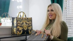 UTEHU NAŠLA U BOGATAŠU Dečko zanosne plavuše završio u zatvoru, ali ona nije gubila vreme (VIDEO)