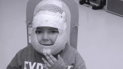 OVO JE DEČAK KOJI SE BORI SA ČAK TRI RETKE BOLESTI "Samo želim da se igram sa drugom decom, a ne da ih gledam iz daljine"