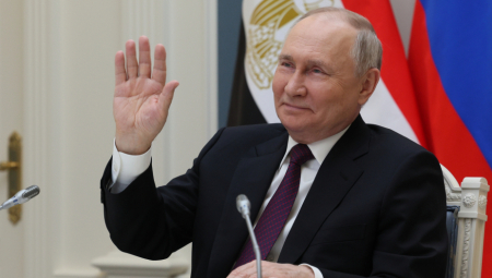 "RUSIJA SVIM SRCEM UZ PUTINA" Ko sve ulazi u trku za predsedničke izbore?
