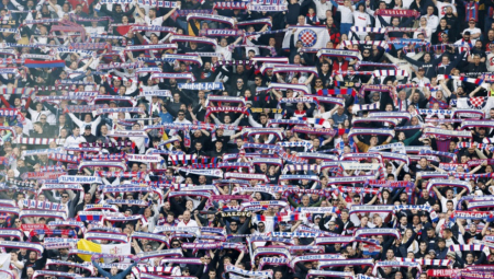 HRVATI PONOVO ZGROZILI SVE Navijači Hajduka iz Splita "odsekli" glavu šefu sudijske komisije (FOTO)