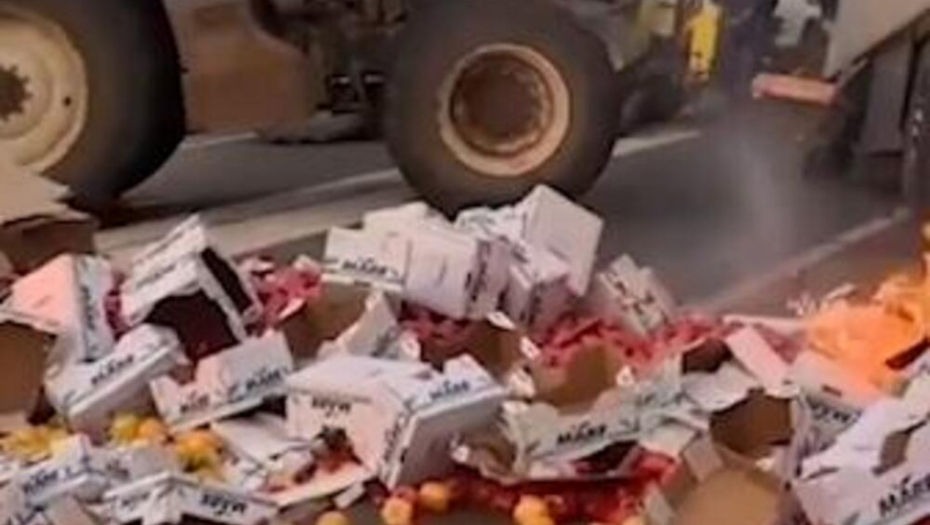 SLEDI BLOKADA PARIZA Poljoprivrednici se ne šale, više nema nazad! (VIDEO)